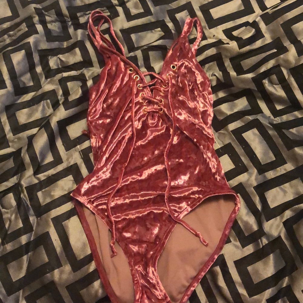 One piece swim suit